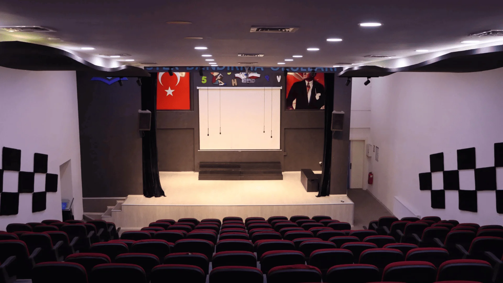 Konferans Salonu 4